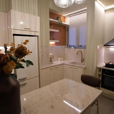 Chrysiida Luxury Apt, Stroll To Center 公寓 *