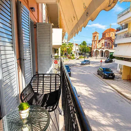 Chrysiida Luxury Apt, Stroll To Center Apartment