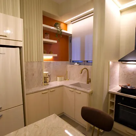 Chrysiida Luxury Apt, Stroll To Center *
