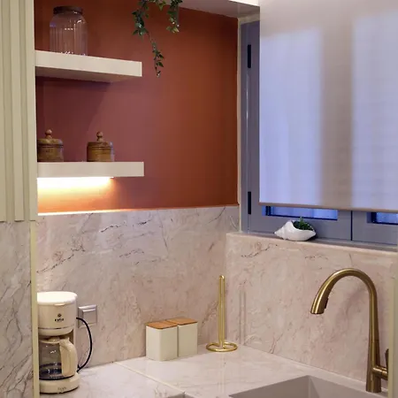 Apartment Chrysiida Luxury Apt, Stroll To Center