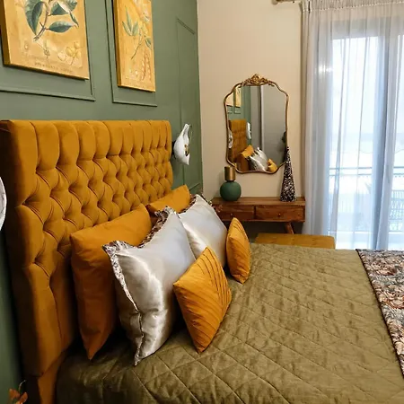Chrysiida Luxury Apt, Stroll To Center Apartment